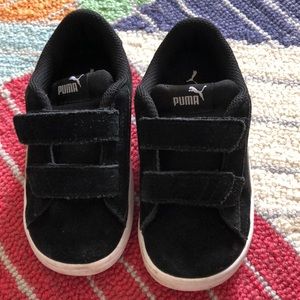 Black Suede toddler pumas